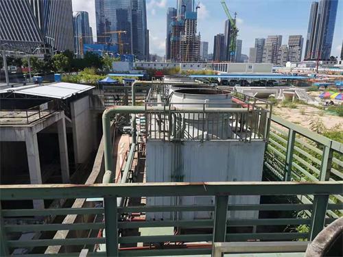 橫流式冷卻塔為何要防白霧？